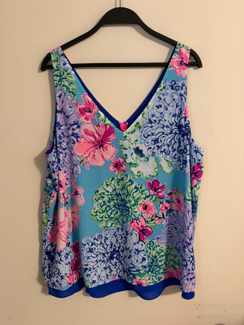 Lilly Pulitzer Blue Floral V-Neck Sleeveless Camisole